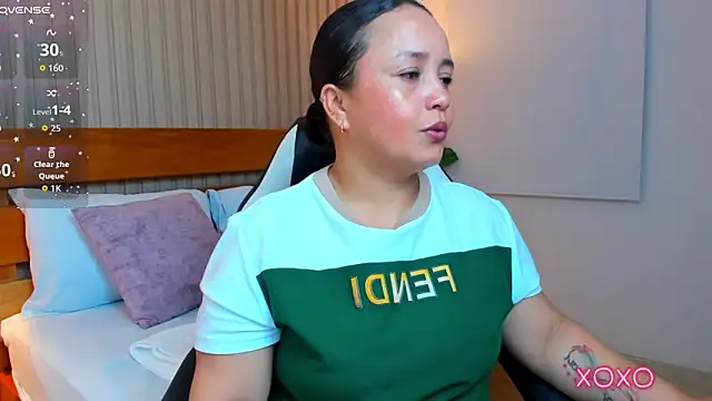 Snapshot of linda_rios_ chatting on 06/16/26, 08:33 linda rios online show from 06/16/26, 08:33