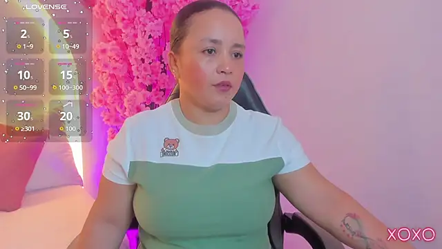 Snapshot of linda_rios_ chatting on 07/18/26, 08:12 linda rios online show from 07/18/26, 08:12