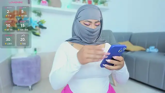 jazmin anbar online show from 11/07/25, 06:41