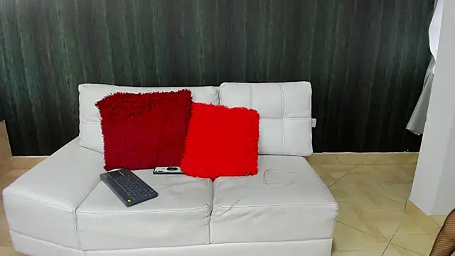 Snapshot of Milaspetite chatting on 01/27/25, 08:07 Milaspetite online show from 01/27/25, 08:07