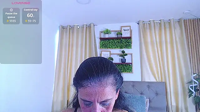 sasi luna online show from 12/13/25, 07:53