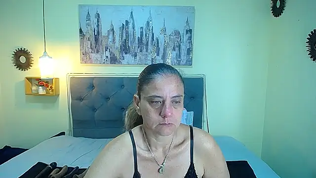 sasi luna online show from 08/04/26, 12:08