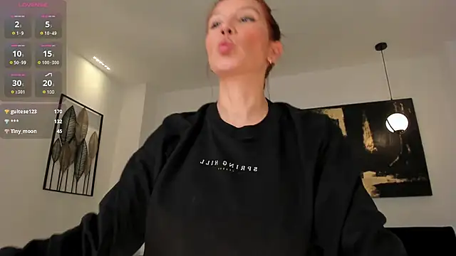 Snapshot of MiaFarrell_ chatting on 02/20/25, 07:19 MiaFarrell online show from 02/20/25, 07:19