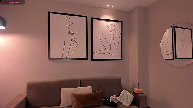 MiaFarrell  online show from 11/07/25, 05:57