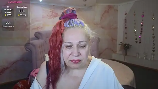 Snapshot of Penelope_Pinky chatting on 11/20/25, 11:32 Penelope Pinky online show from 11/20/25, 11:32