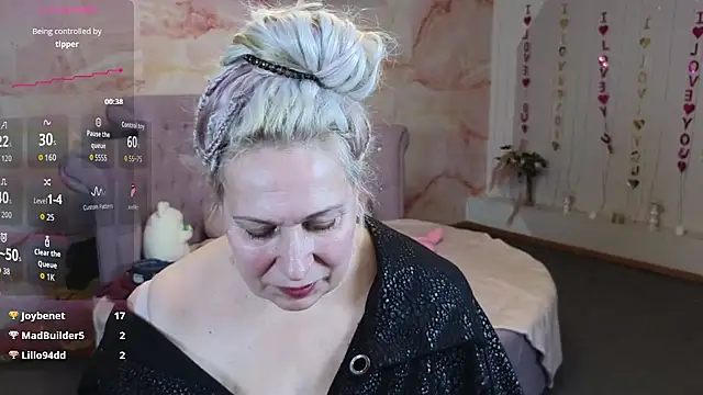 Snapshot of Penelope_Pinky chatting on 01/15/26, 11:37 Penelope Pinky online show from 01/15/26, 11:37