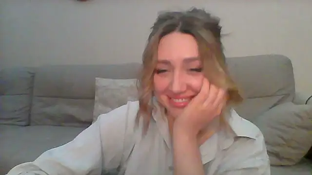 Snapshot of VickyLove047 chatting on 02/03/25, 08:24 VickyLove047 online show from 02/03/25, 08:24