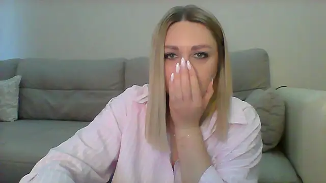 Snapshot of VickyLove047 chatting on 09/16/25, 06:25 VickyLove047 online show from 09/16/25, 06:25