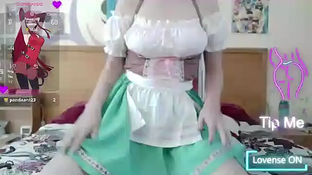 Snapshot of MilahHot13 chatting on 09/28/25, 03:17 MilahHot13 online show from 09/28/25, 03:17