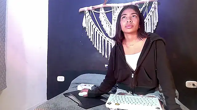 Snapshot of anais_tgn chatting on 03/15/25, 06:43 anais tgn online show from 03/15/25, 06:43