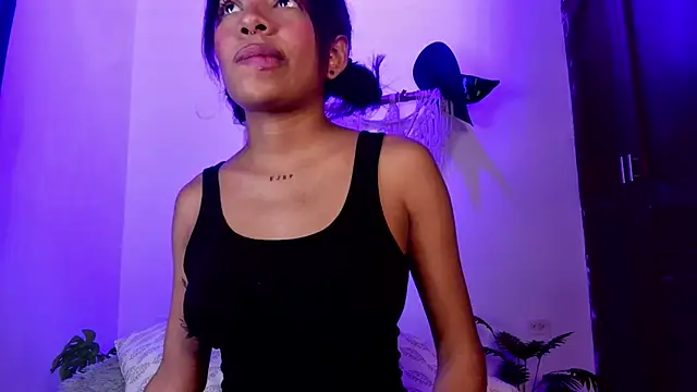 Snapshot of anais_tgn chatting on 10/18/25, 05:03 anais tgn online show from 10/18/25, 05:03