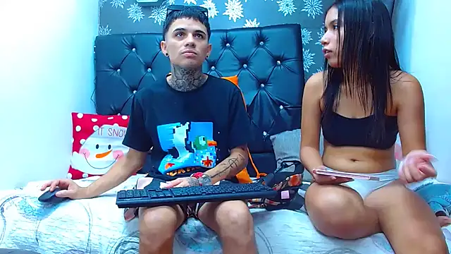 Snapshot of exotic_hot_couple chatting on 12/26/24, 03:59 exotic hot couple online show from 12/26/24, 03:59