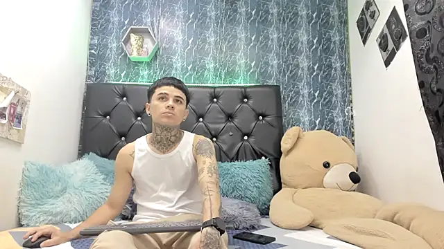 exotic hot couple online show from 11/25/25, 10:32