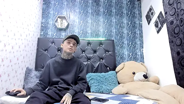 exotic hot couple online show from 03/05/26, 10:28