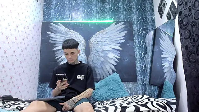 exotic hot couple online show from 04/15/26, 12:17