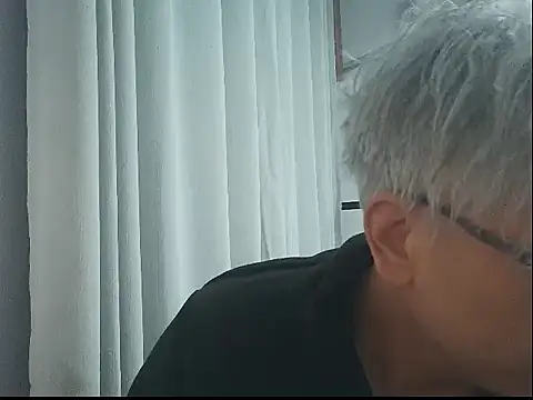 Snapshot of leoUSIR chatting on 03/07/26, 07:11 leoUSIR online show from 03/07/26, 07:11