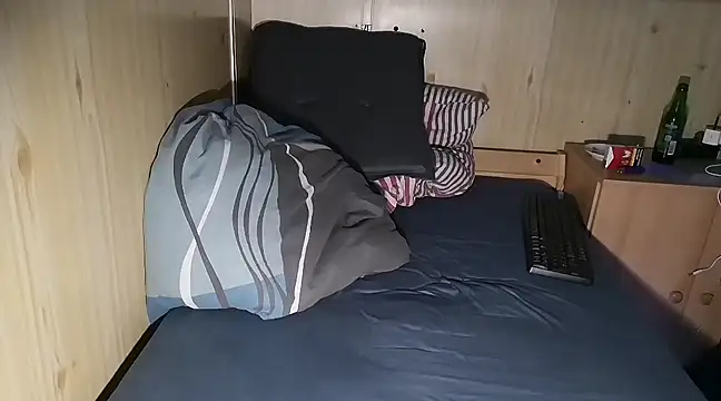 Snapshot of TinyDickBear chatting on 03/14/25, 11:53 TinyDickBear online show from 03/14/25, 11:53