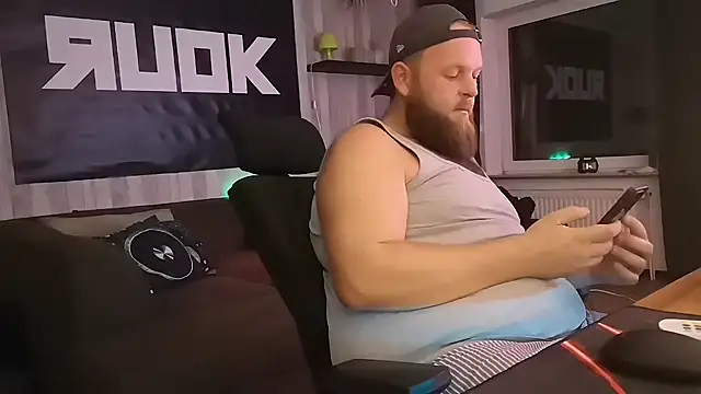 Snapshot of TinyDickBear chatting on 09/10/25, 07:14 TinyDickBear online show from 09/10/25, 07:14