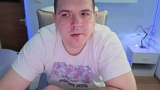 Snapshot of JasonJacks chatting on 06/20/26, 10:07 JasonJacks online show from 06/20/26, 10:07