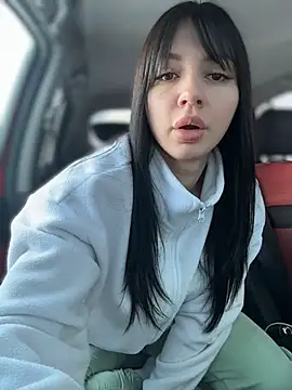 JulliaVegas online show from 03/04/26, 01:33