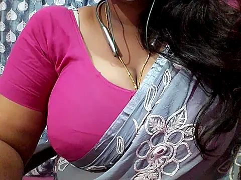 Snapshot of Tamilsathya2024 chatting on 03/09/25, 05:49 Tamilsathya2024 online show from 03/09/25, 05:49