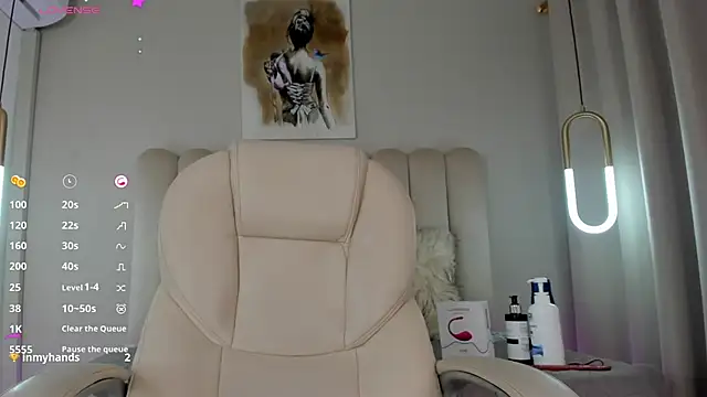 Snapshot of CharlotteDupontt chatting on 03/04/25, 05:24 CharlotteDupontt online show from 03/04/25, 05:24