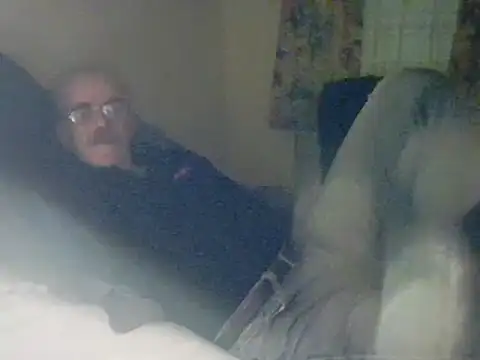 Snapshot of farock chatting on 12/15/24, 06:48 farock online show from 12/15/24, 06:48