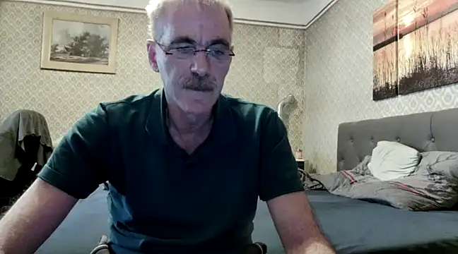 Snapshot of farock chatting on 12/25/24, 06:52 farock online show from 12/25/24, 06:52