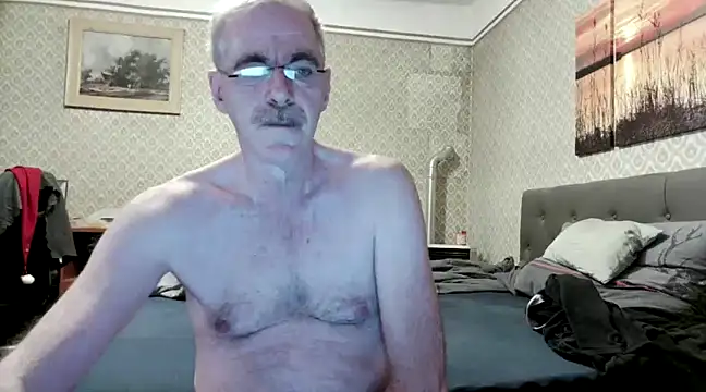 Snapshot of farock chatting on 12/29/24, 11:40 farock online show from 12/29/24, 11:40