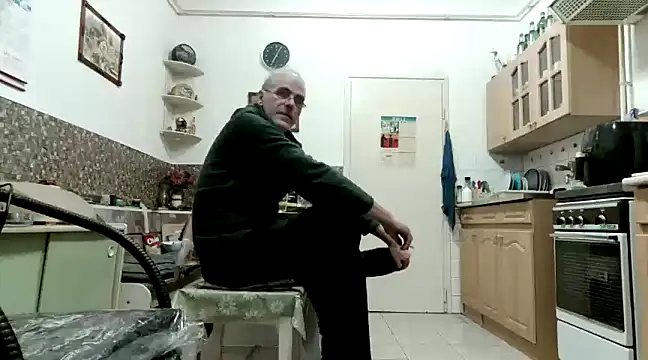 Snapshot of farock chatting on 01/01/25, 06:06 farock online show from 01/01/25, 06:06