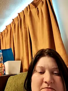 chrissybear84 online show from 12/14/24, 06:20