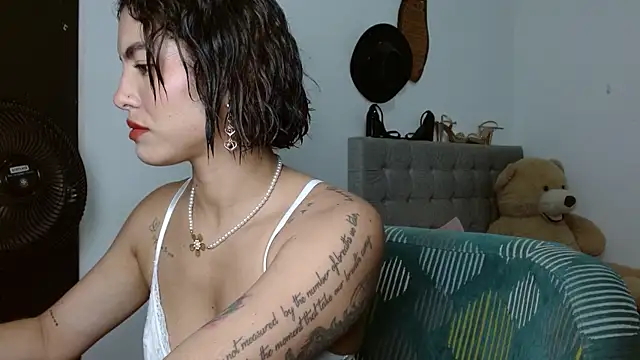 Sexy Lia  online show from 06/10/26, 01:50
