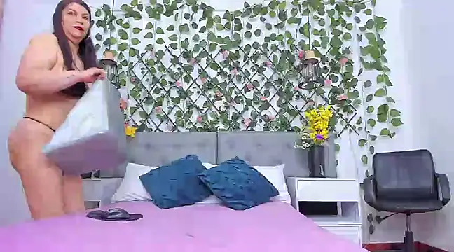 hotmature1 online show from 03/12/25, 11:20