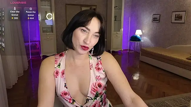 Snapshot of AnneHaddaway chatting on 11/20/25, 07:02 AnneHaddaway online show from 11/20/25, 07:02