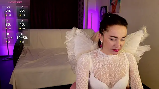 Snapshot of AnneHaddaway chatting on 12/18/25, 08:26 AnneHaddaway online show from 12/18/25, 08:26