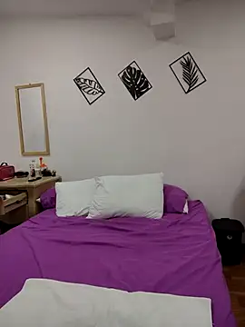 Snapshot of Miss_balloonsmila chatting on 02/18/25, 09:31 Miss balloonsmila online show from 02/18/25, 09:31