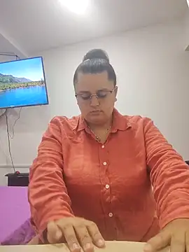 Snapshot of Miss_balloonsmila chatting on 09/15/25, 10:54 Miss balloonsmila online show from 09/15/25, 10:54