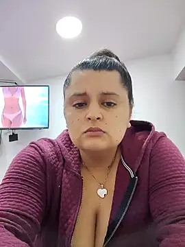 Snapshot of Miss_balloonsmila chatting on 10/24/25, 03:47 Miss balloonsmila online show from 10/24/25, 03:47