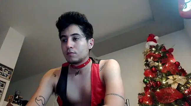 Snapshot of GamerQuinn chatting on 12/19/24, 11:29 GamerQuinn online show from 12/19/24, 11:29