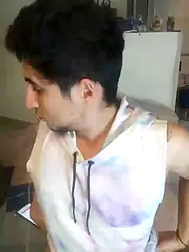 Snapshot of GamerQuinn chatting on 01/04/25, 04:23 GamerQuinn online show from 01/04/25, 04:23