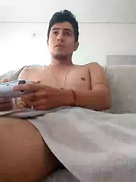 Snapshot of GamerQuinn chatting on 09/17/25, 12:40 GamerQuinn online show from 09/17/25, 12:40