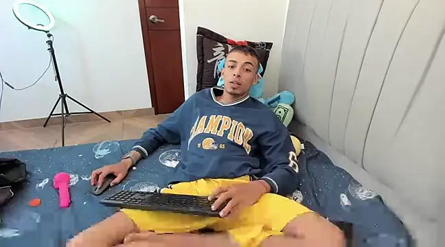 twink latino5 online show from 12/23/24, 04:33