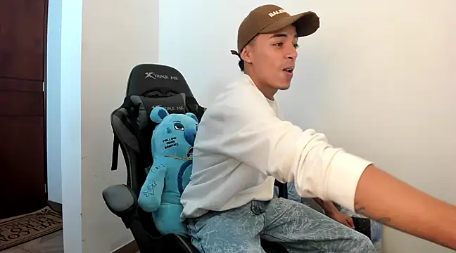 twink latino5 online show from 02/23/25, 01:57