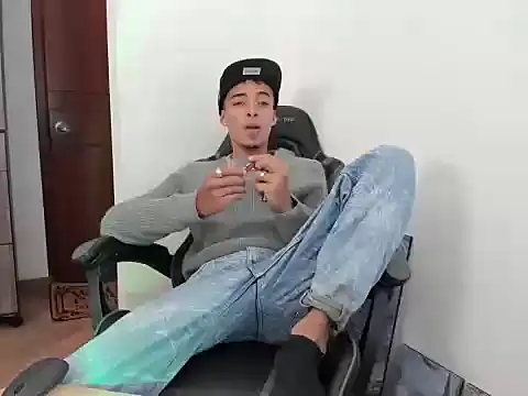 twink latino5 online show from 03/13/25, 10:32