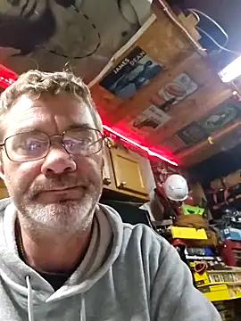 tileguyyy online show from 10/16/25, 04:24