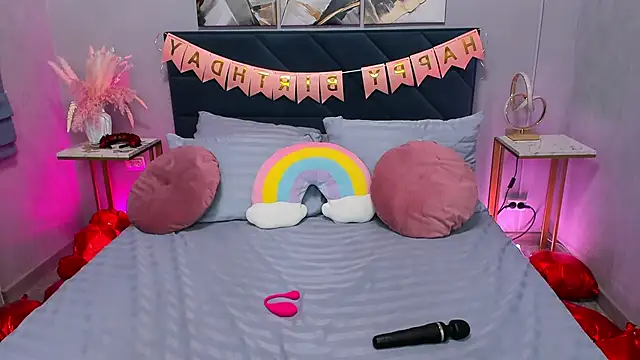 Curvy Dynamite  online show from 03/11/26, 01:11