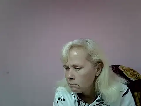 Snapshot of sakura_blonde chatting on 12/29/24, 08:44 sakura blonde online show from 12/29/24, 08:44