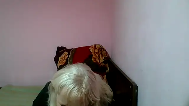 Snapshot of sakura_blonde chatting on 02/15/25, 09:04 sakura blonde online show from 02/15/25, 09:04