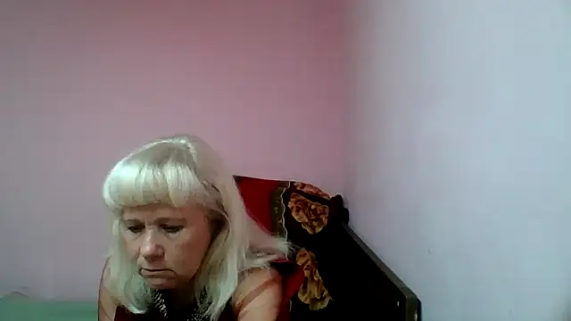 Snapshot of sakura_blonde chatting on 02/19/25, 12:11 sakura blonde online show from 02/19/25, 12:11