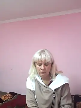 Snapshot of sakura_blonde chatting on 09/28/25, 10:04 sakura blonde online show from 09/28/25, 10:04